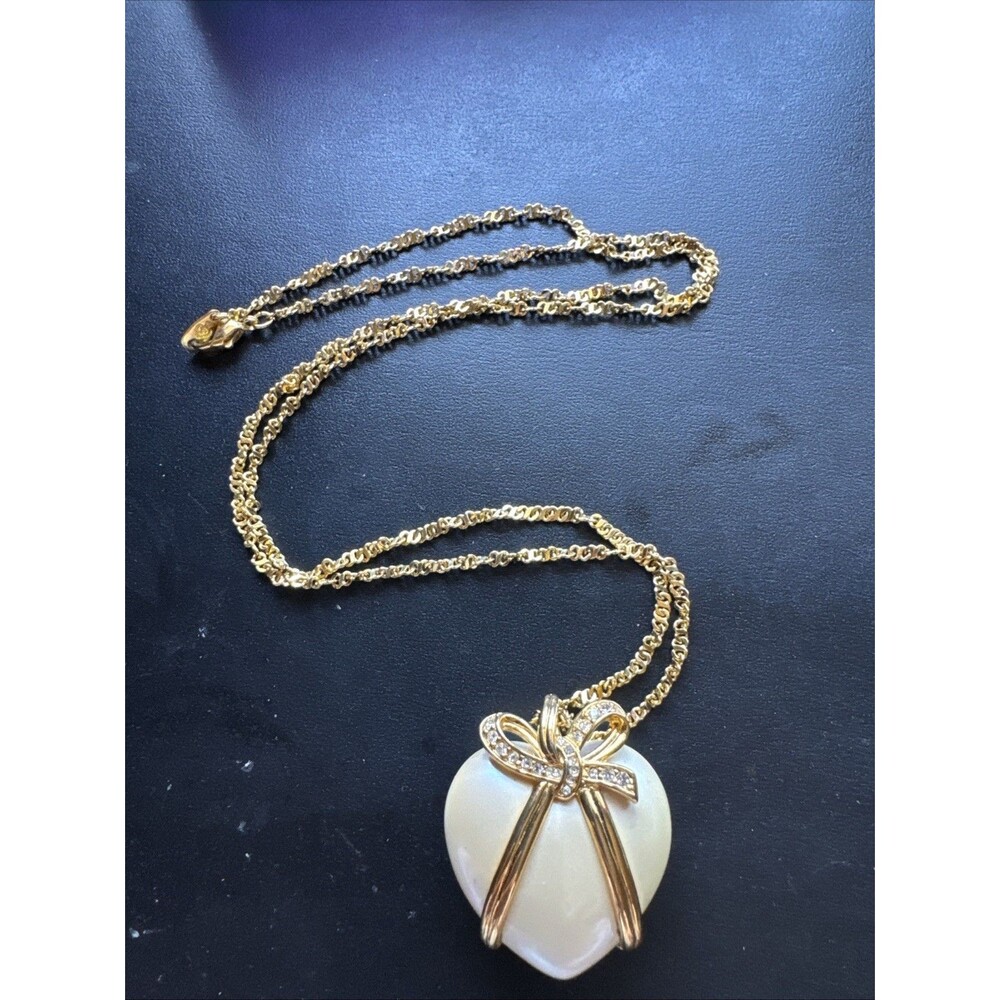 Vintage Premier Designs 18" Gold Tone Chain Faux Pearl Puffy Heart Bow Pendant